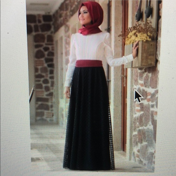 Black- Fully Lines- Crew neck- Evening Dress - Picture 2 of 2